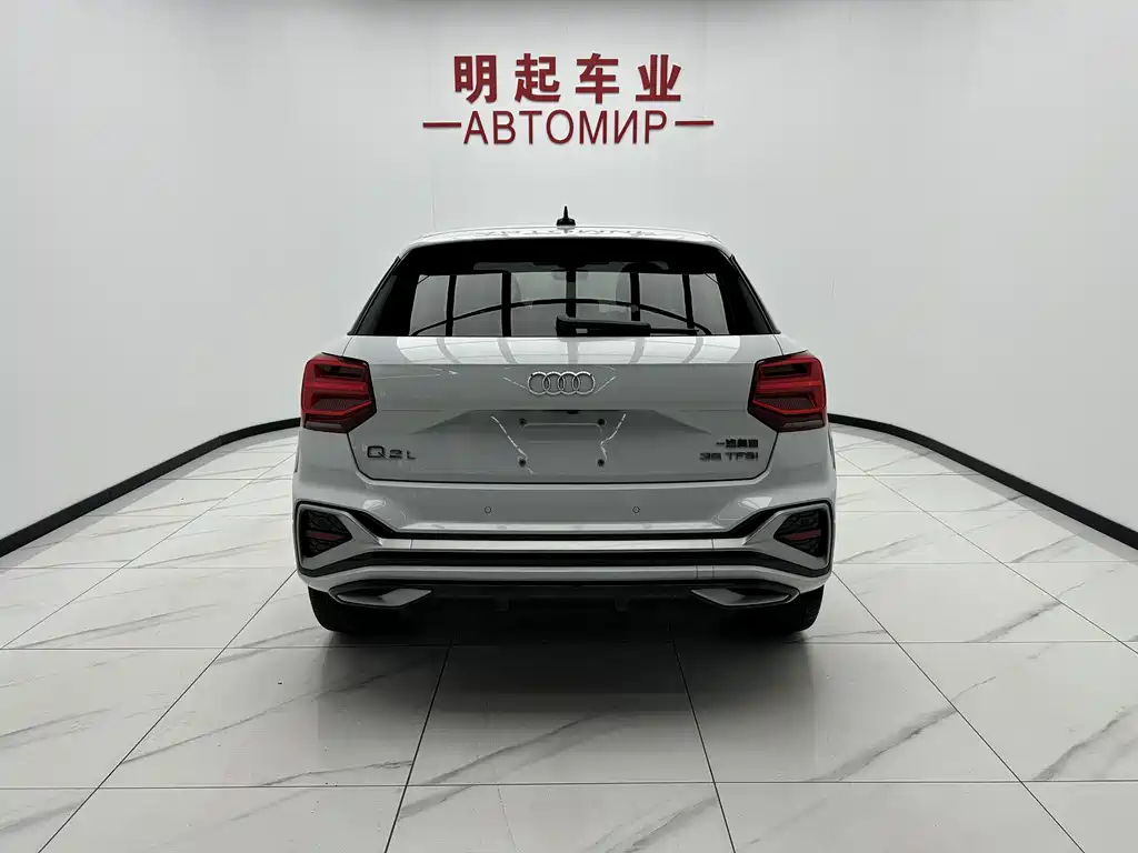 Audi Q2L 2022 — фото 10