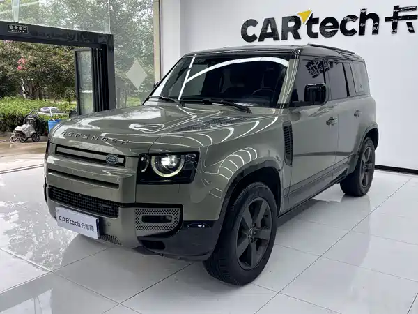 Land Rover Defender 2023