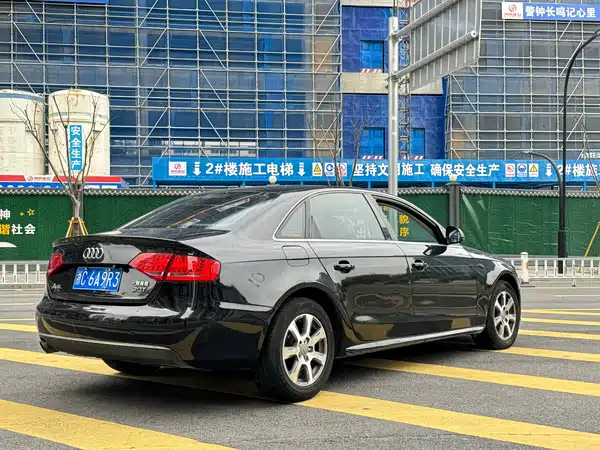 Audi A4L 2011