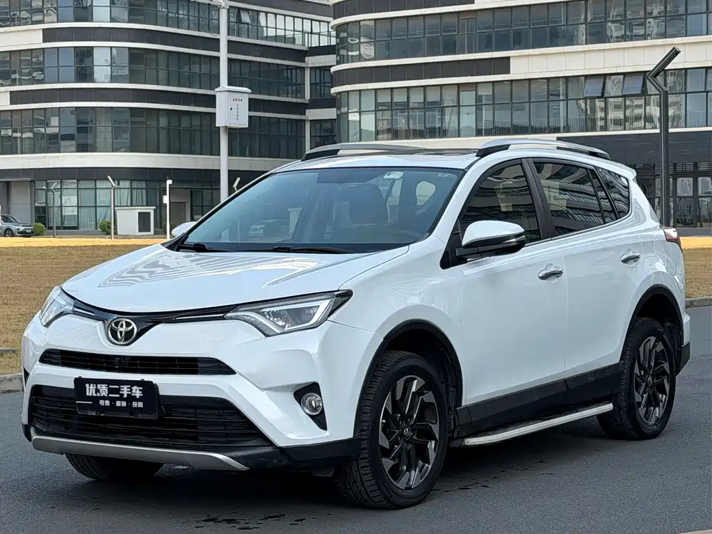 Toyota RAV4 2016 — фото 1