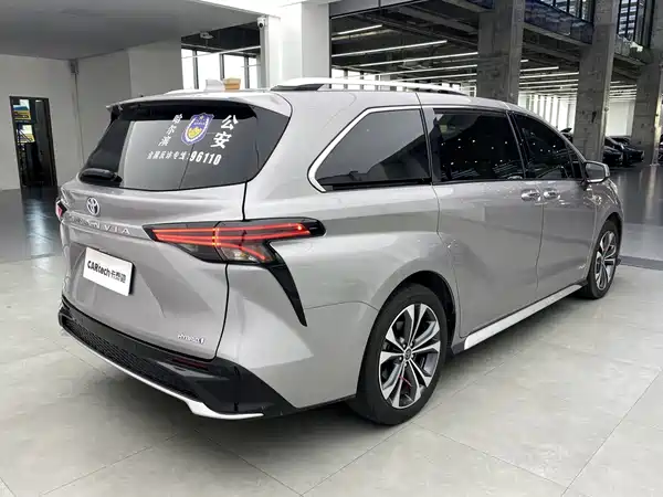 Toyota Granvia 2024