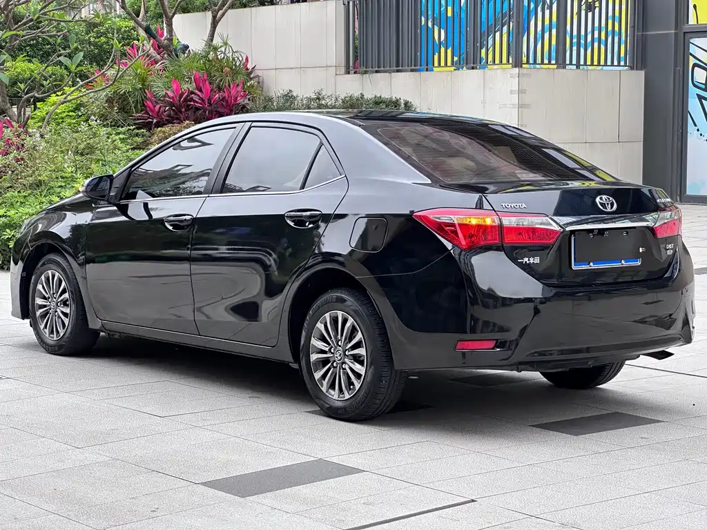 Toyota Corolla 2017 — фото 7