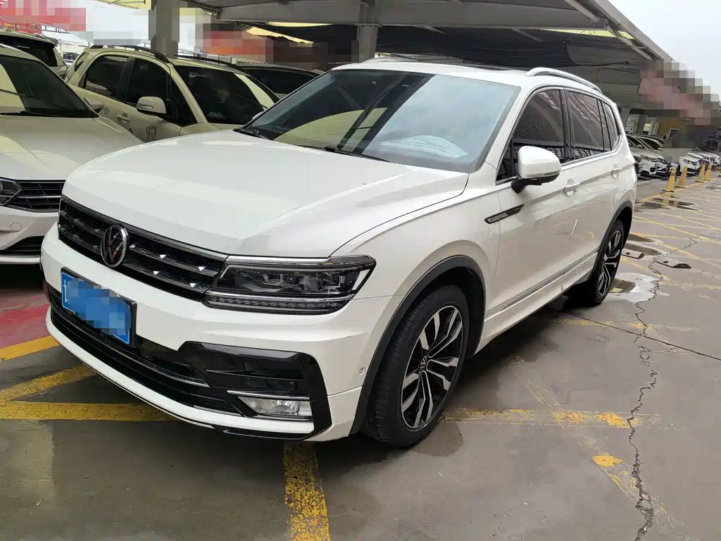 Volkswagen Tiguan L 2021 — фото 1