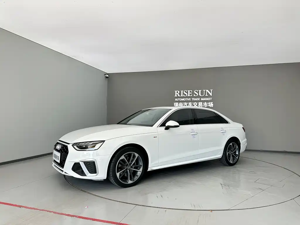 Audi A4L 2020 — фото 1