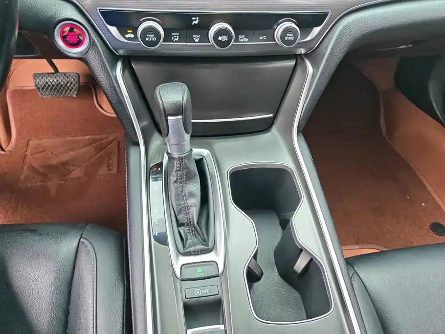 Honda Accord 2020 — фото 16