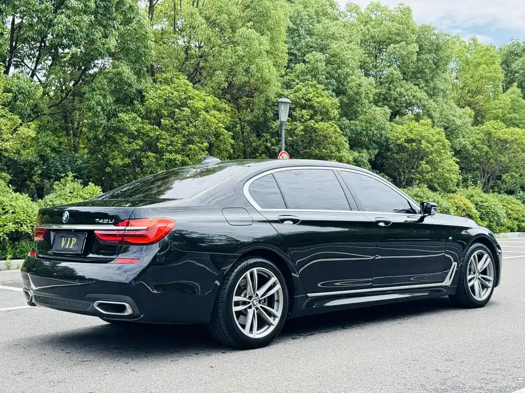 BMW 7 Series 2018 — фото 6