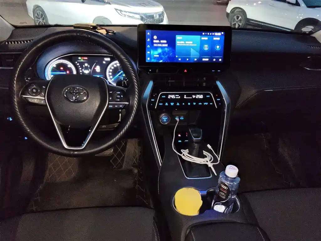 Toyota Harrier 2022 — фото 13
