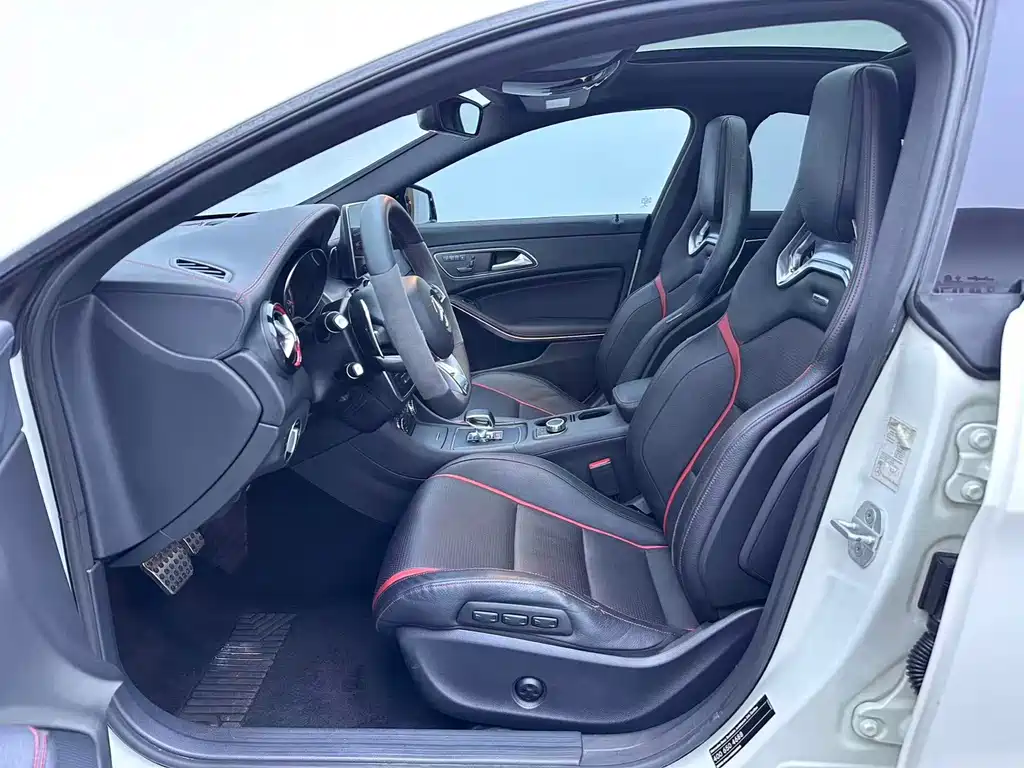 Mercedes-Benz CLA AMG 2015 — фото 18