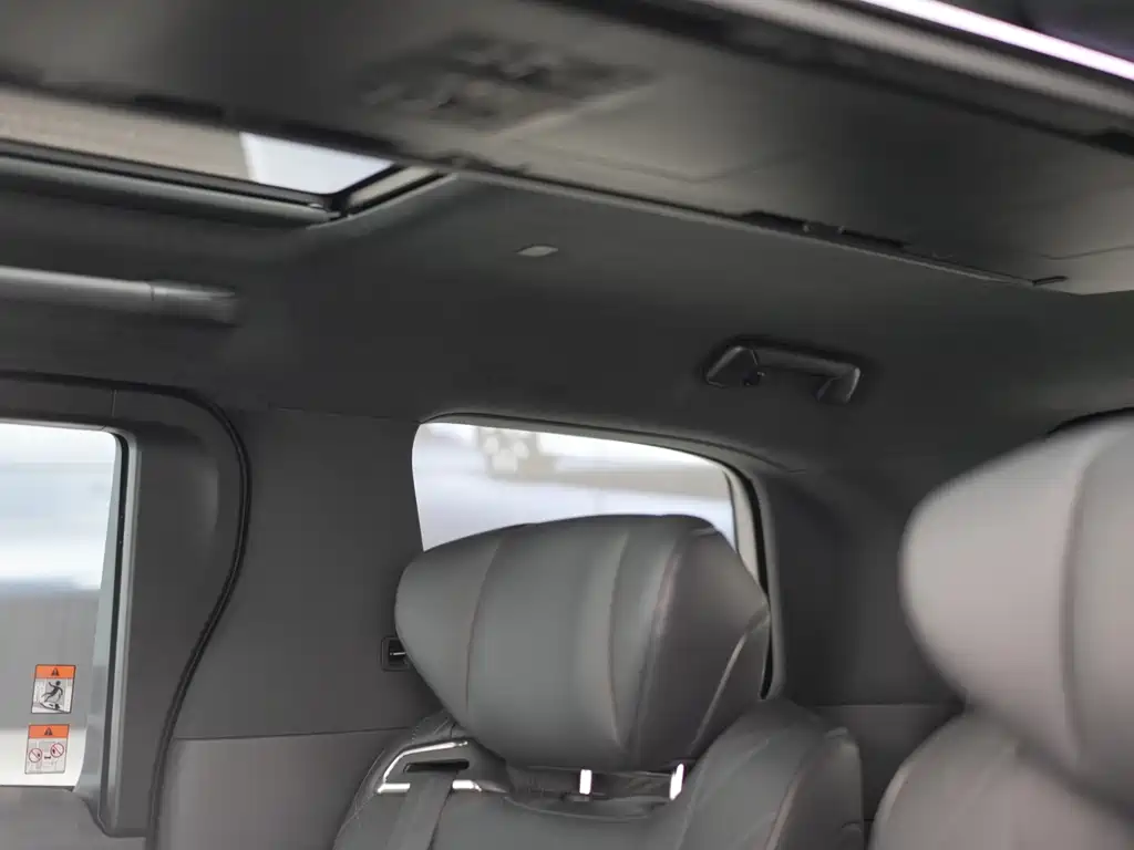 Toyota Vellfire — фото 13
