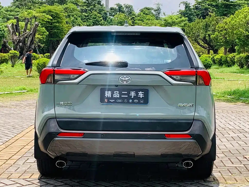 Toyota RAV4 2021 — фото 5