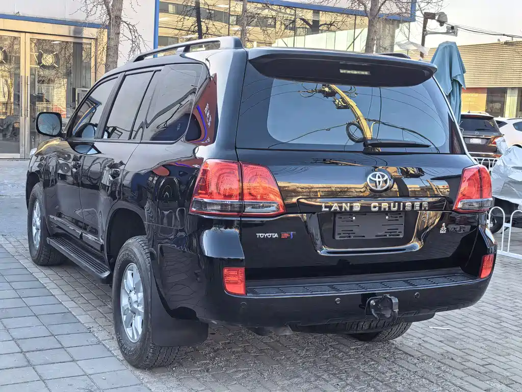 Toyota Land Cruiser 2014 — фото 28