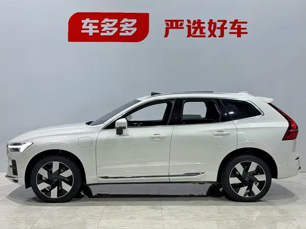 Volvo XC60 Plug-In Hybrid 2024