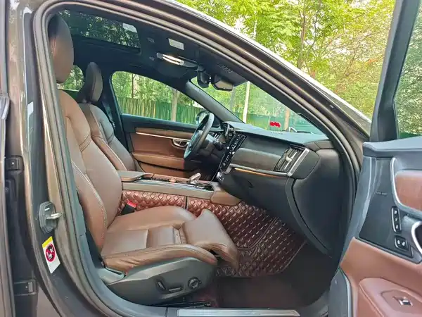 Volvo S90 2023