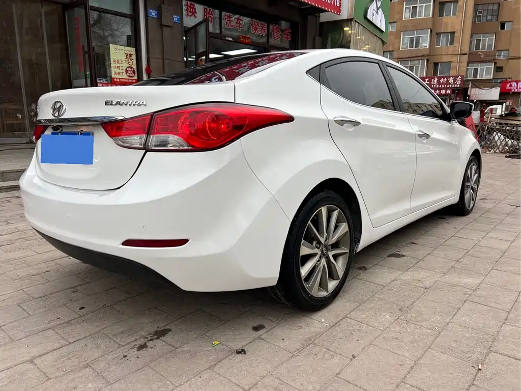 Hyundai Elantra Langdong 2015 — фото 4