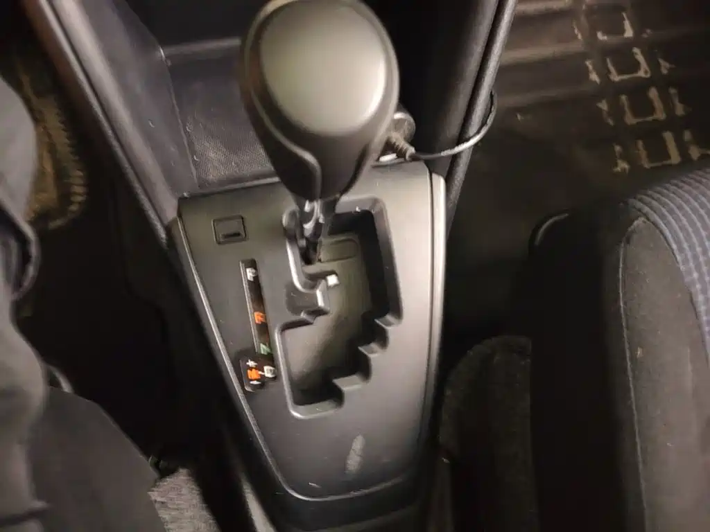 Toyota Yaris L 2019 — фото 14