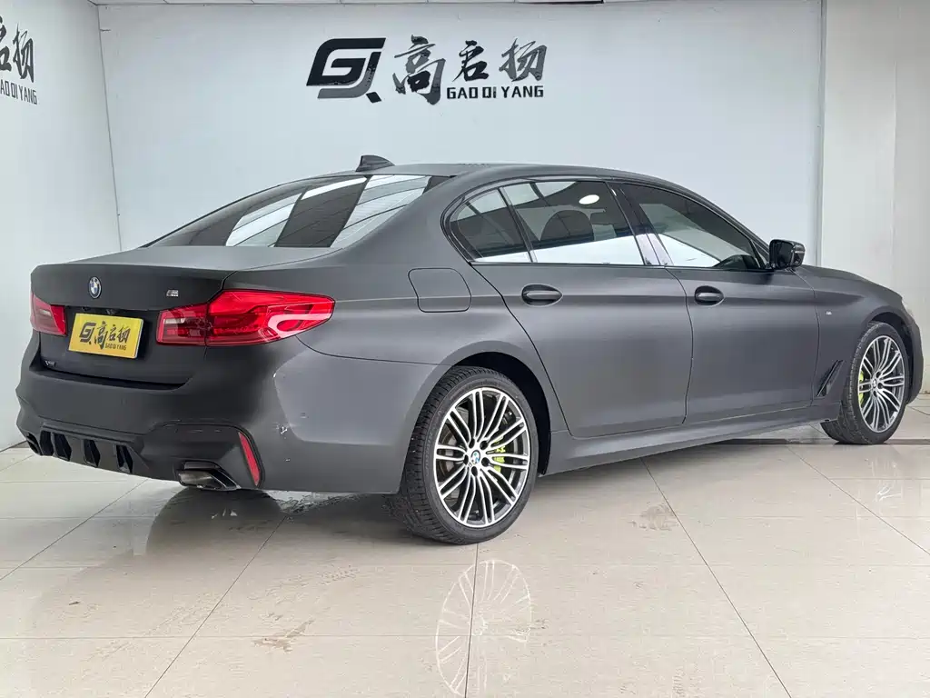 BMW 5 Series 2018 — фото 26