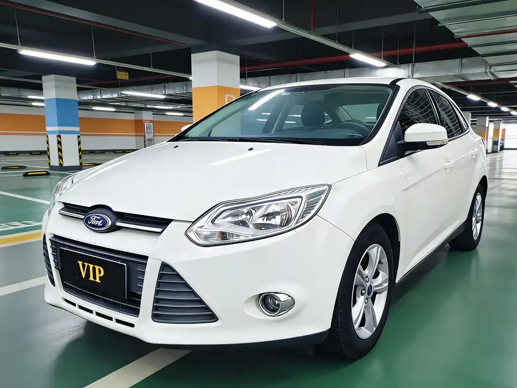 Ford Focus 2014 — фото 1