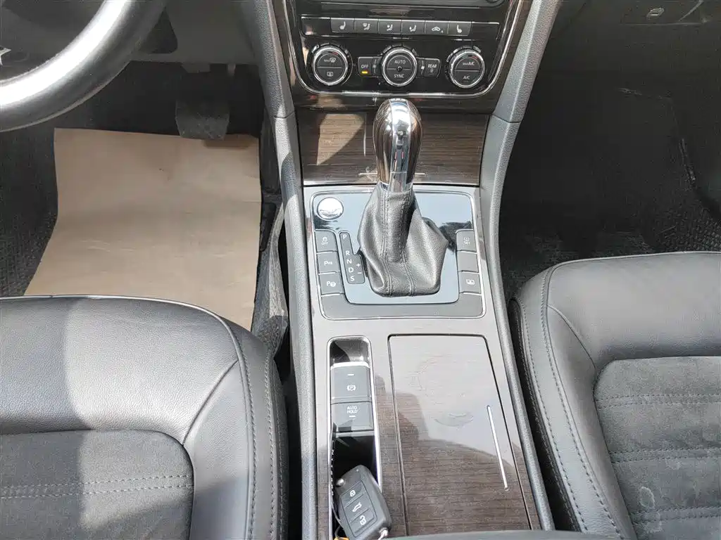 Volkswagen Passat 2015 — фото 14