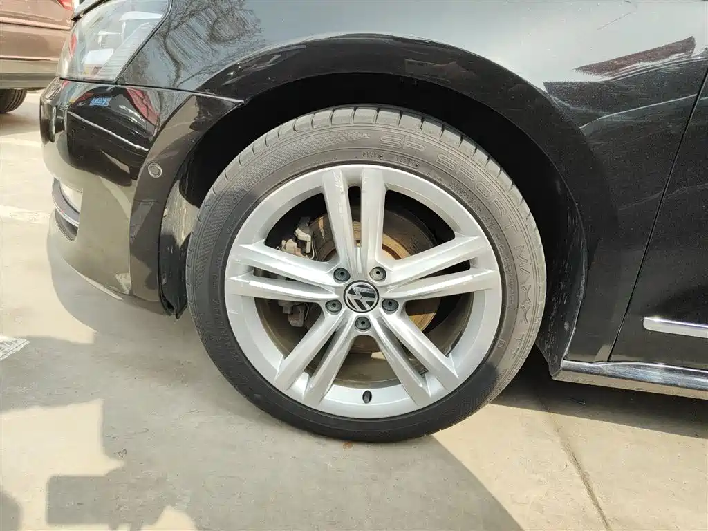 Volkswagen Passat 2015 — фото 23