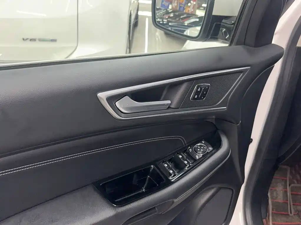 Ford Edge 2016 — фото 13