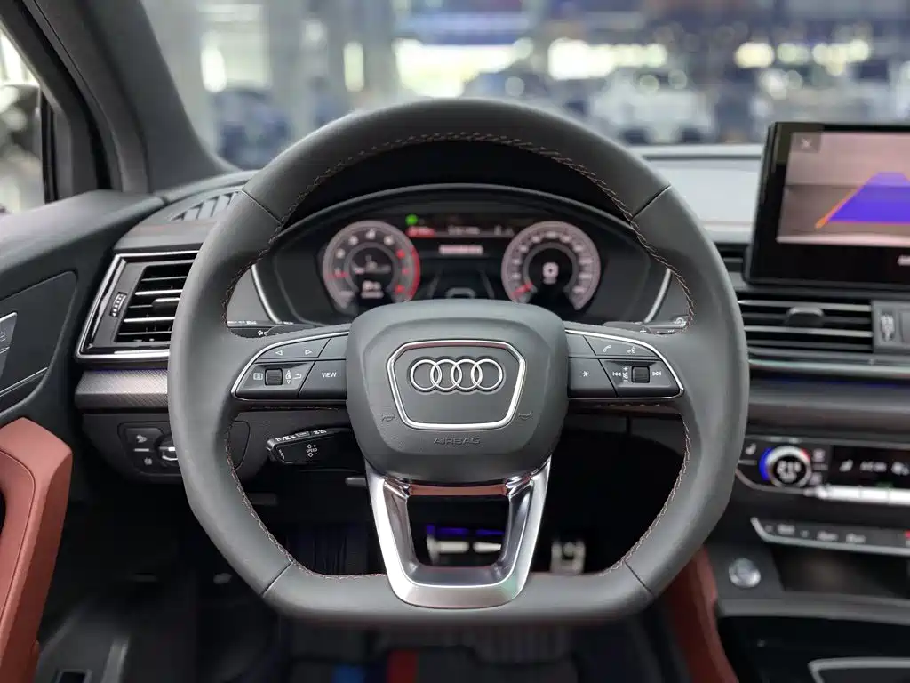 Audi Q5L 2024 — фото 12