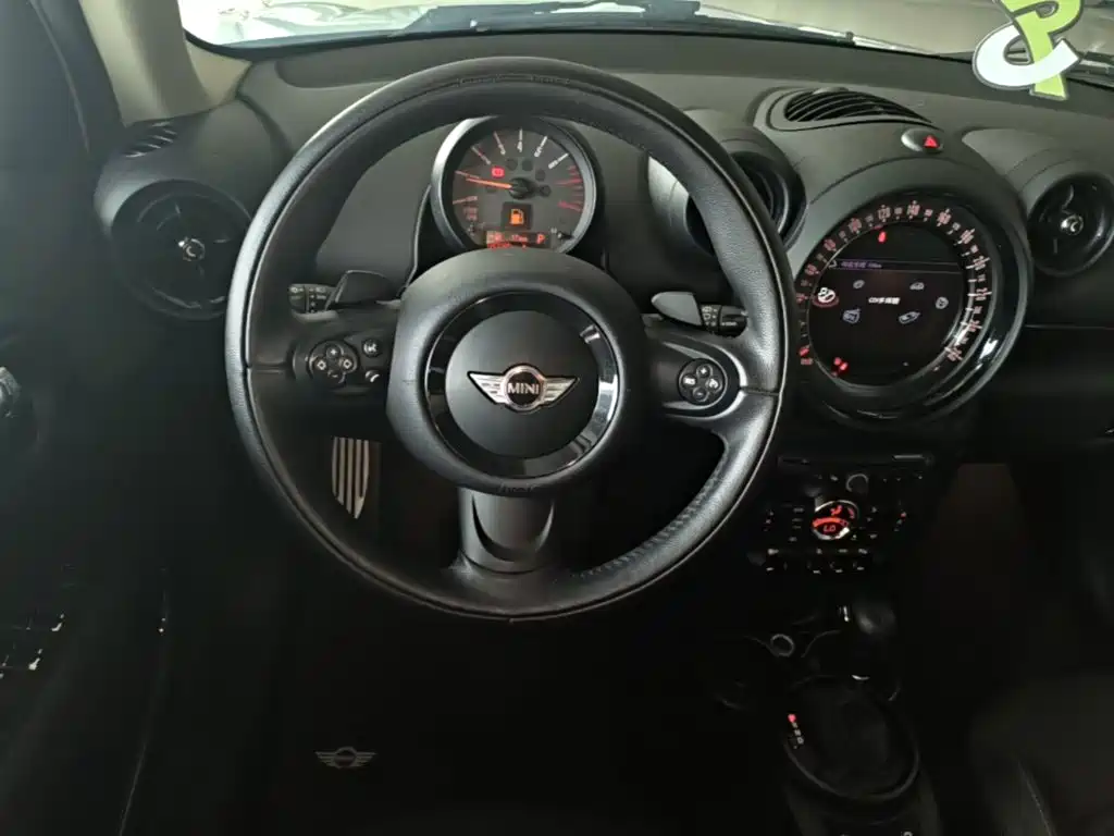 MINI Countryman 2015 — фото 11