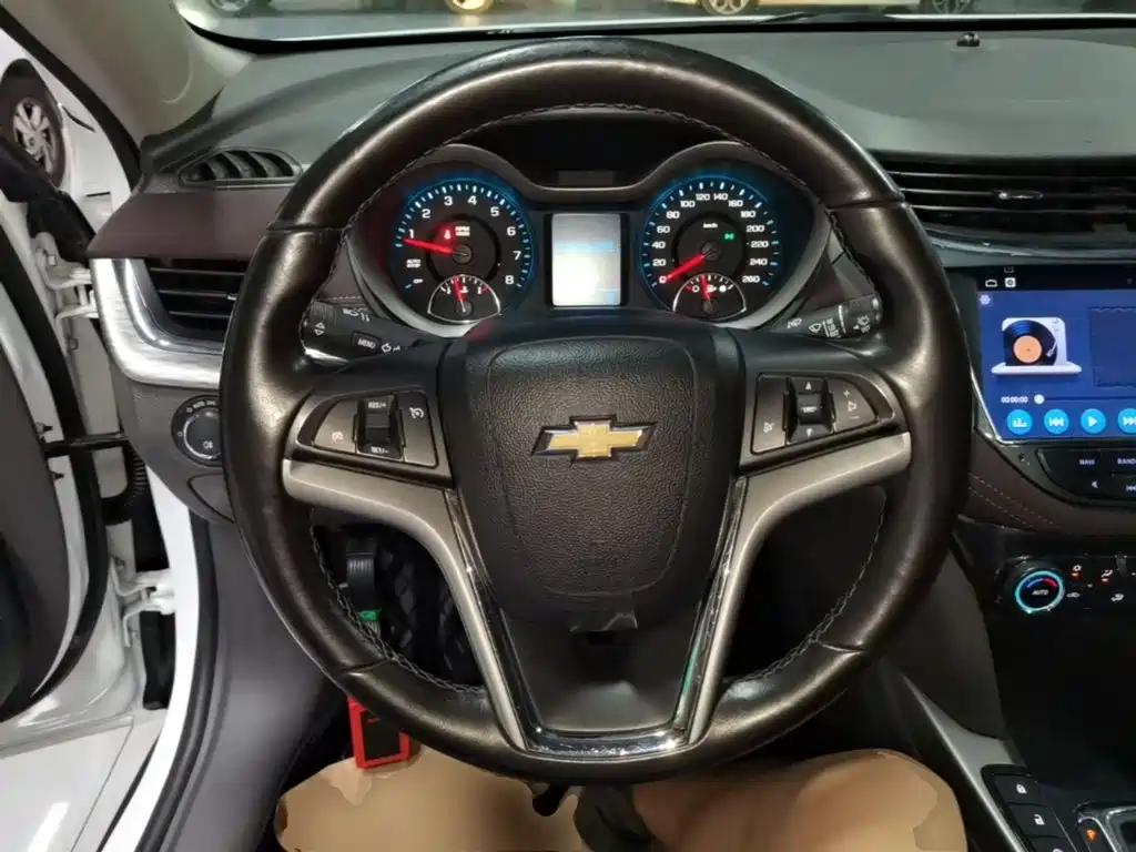 Chevrolet Malibu 2018 — фото 11