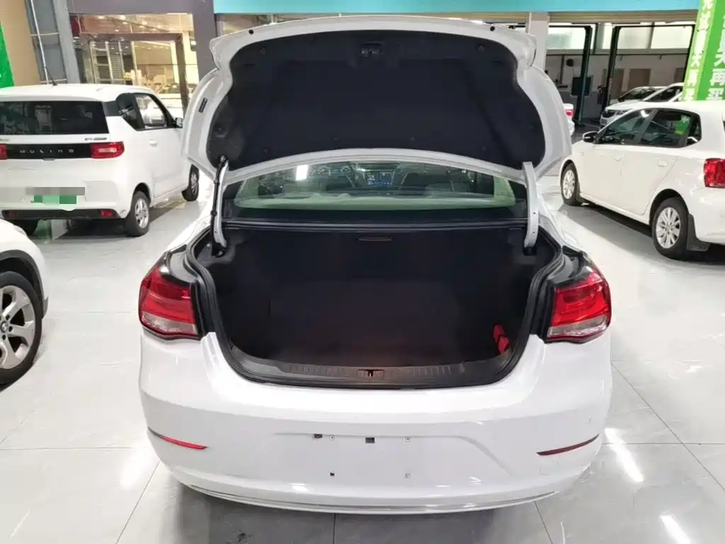 Chevrolet Malibu 2018 — фото 19
