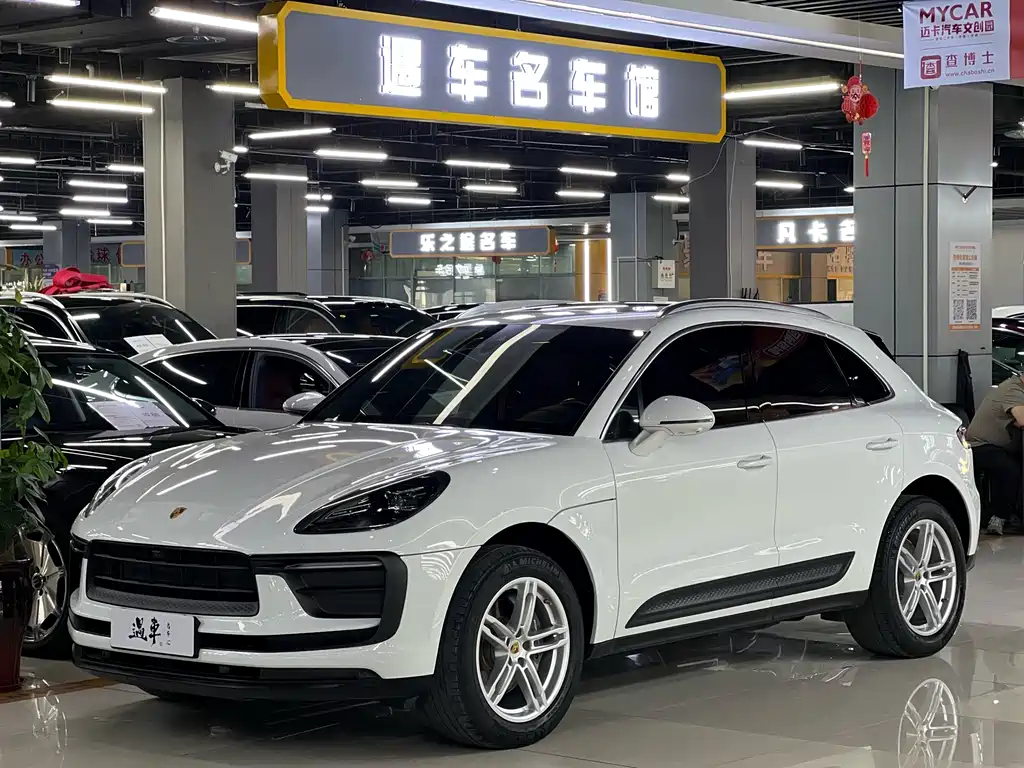 Porsche Macan 2022 — фото 1