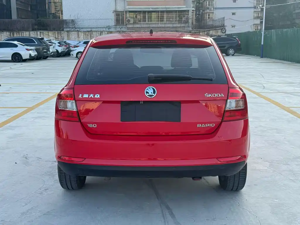 Skoda Rapid Spaceback 2016 — фото 8