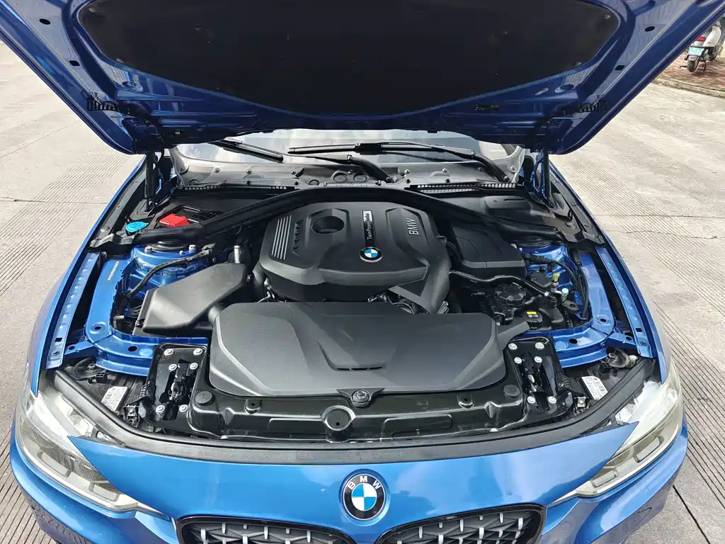 BMW 3 Series 2017 — фото 19