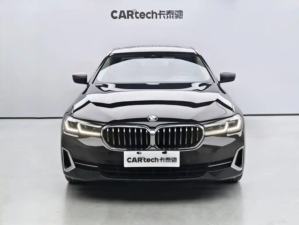 BMW 5 Series 2022 — фото 2