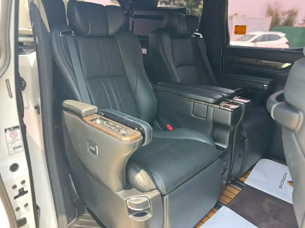 Toyota Alphard 2020 — фото 5