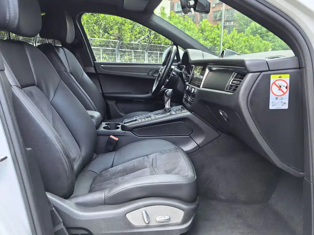 Porsche Macan 2019 — фото 12