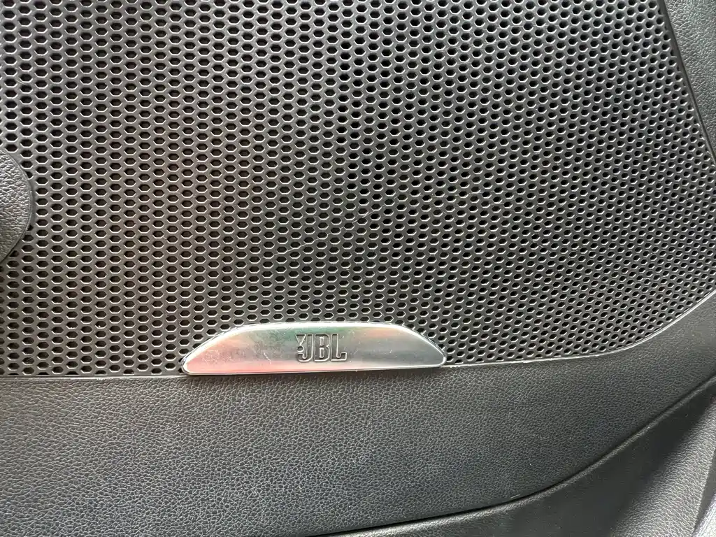 Peugeot 308 2012 — фото 19