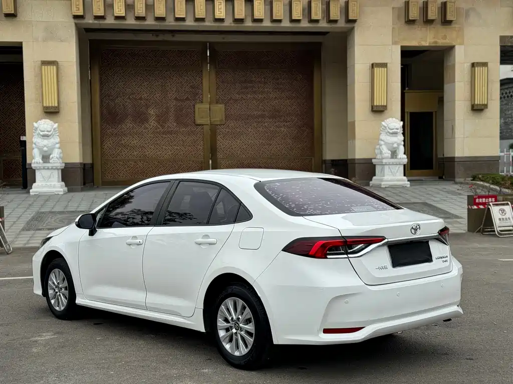 Toyota Corolla 2020 — фото 18