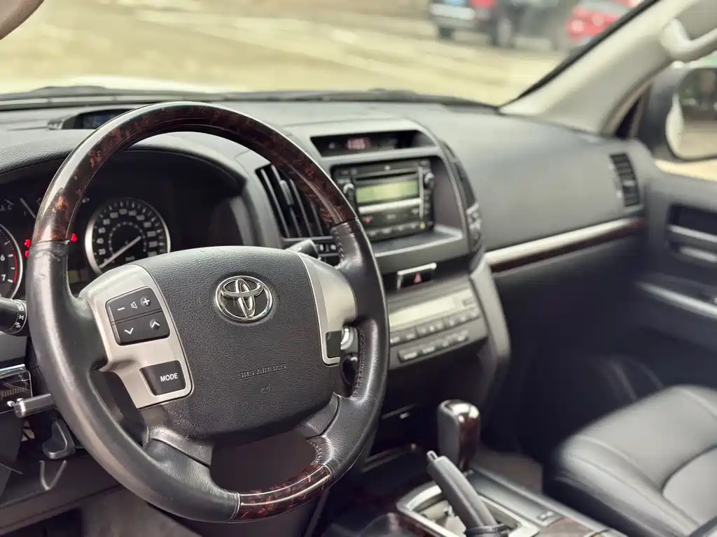 Toyota Land Cruiser 2015 — фото 5