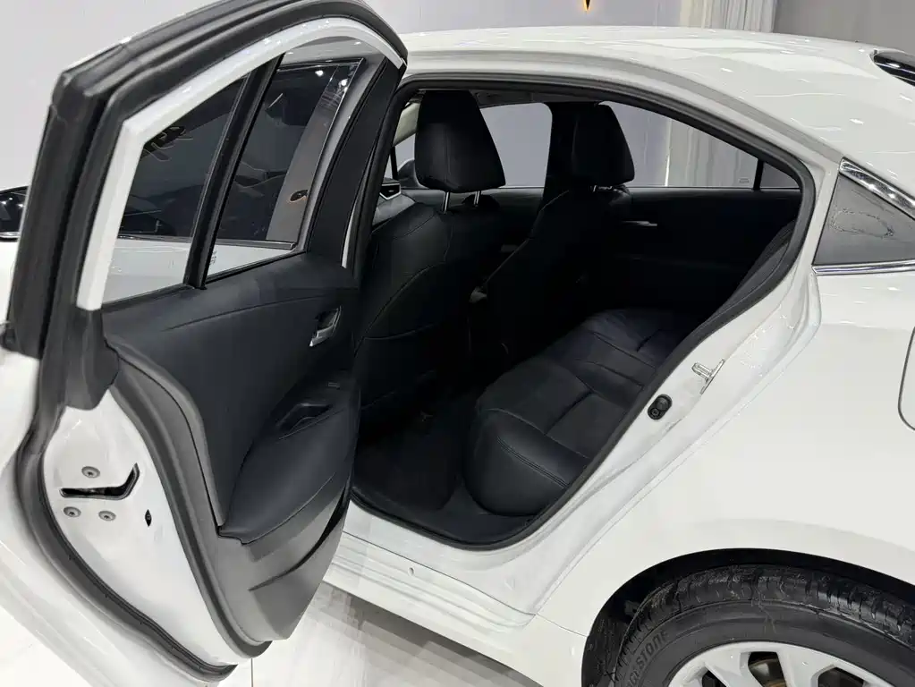 Toyota Corolla 2022 — фото 16