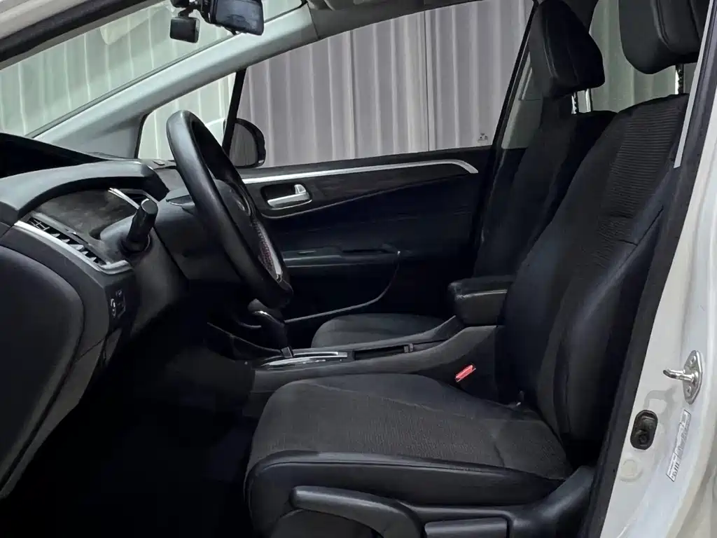 Honda Jade 2017