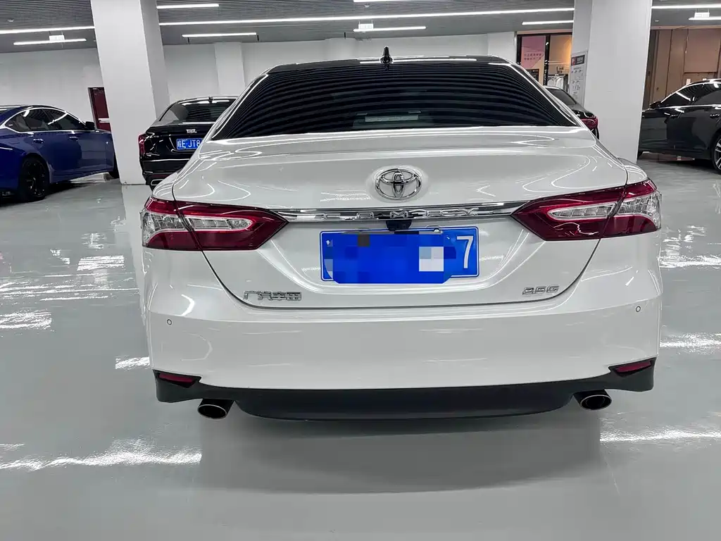 Toyota Camry 2020 — фото 11