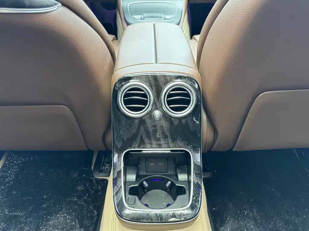 Mercedes-Benz E-Class 2021 — фото 25