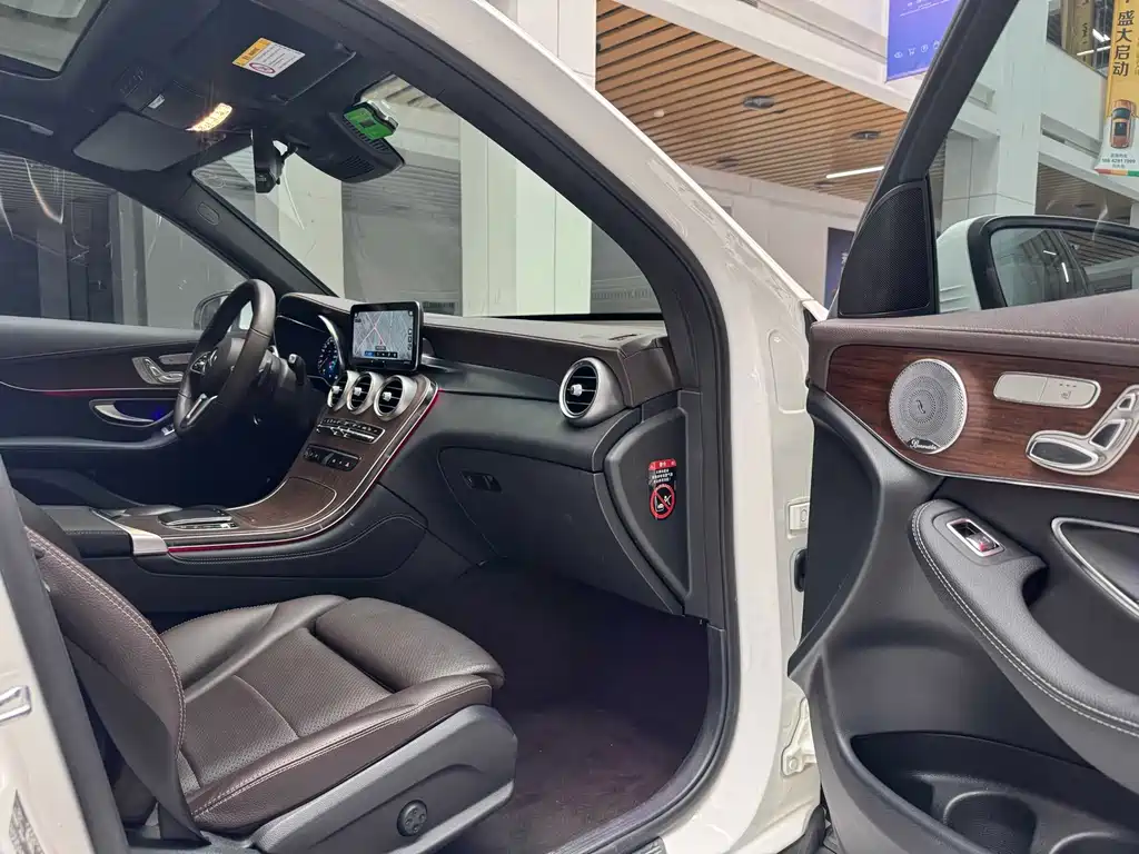 Mercedes-Benz GLC 2021 — фото 17
