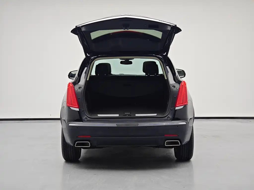 Cadillac XT5 2017 — фото 11