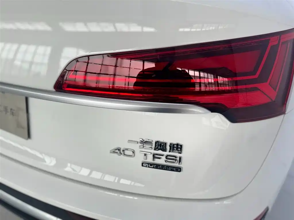 Audi Q5L Sportback 2023 — фото 11