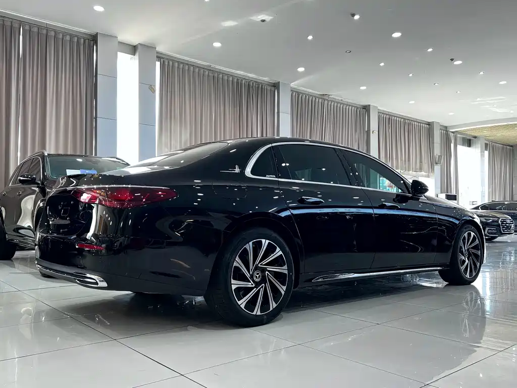 Mercedes-Benz E-Class 2026 — фото 4