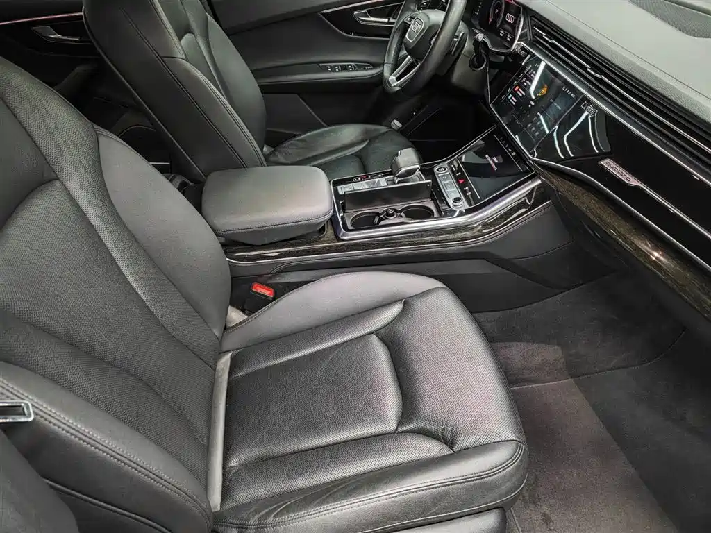 Audi Q7 2023 — фото 10