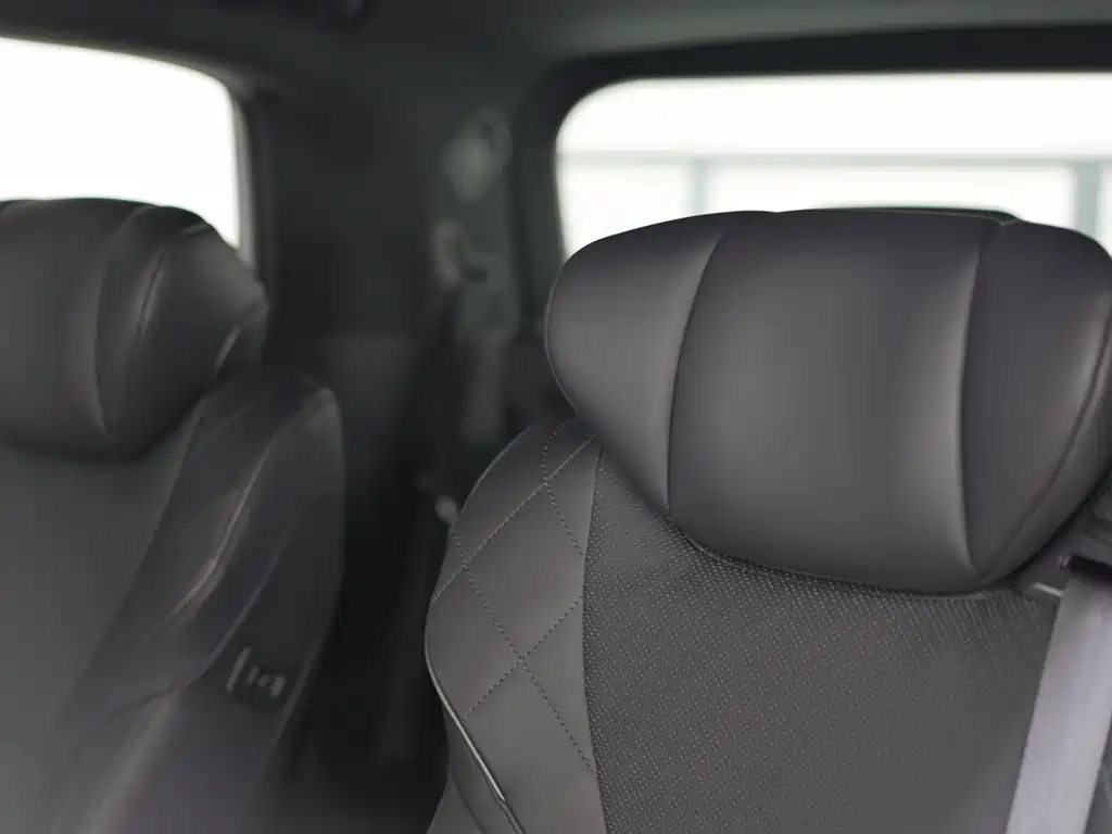 Toyota Vellfire — фото 10