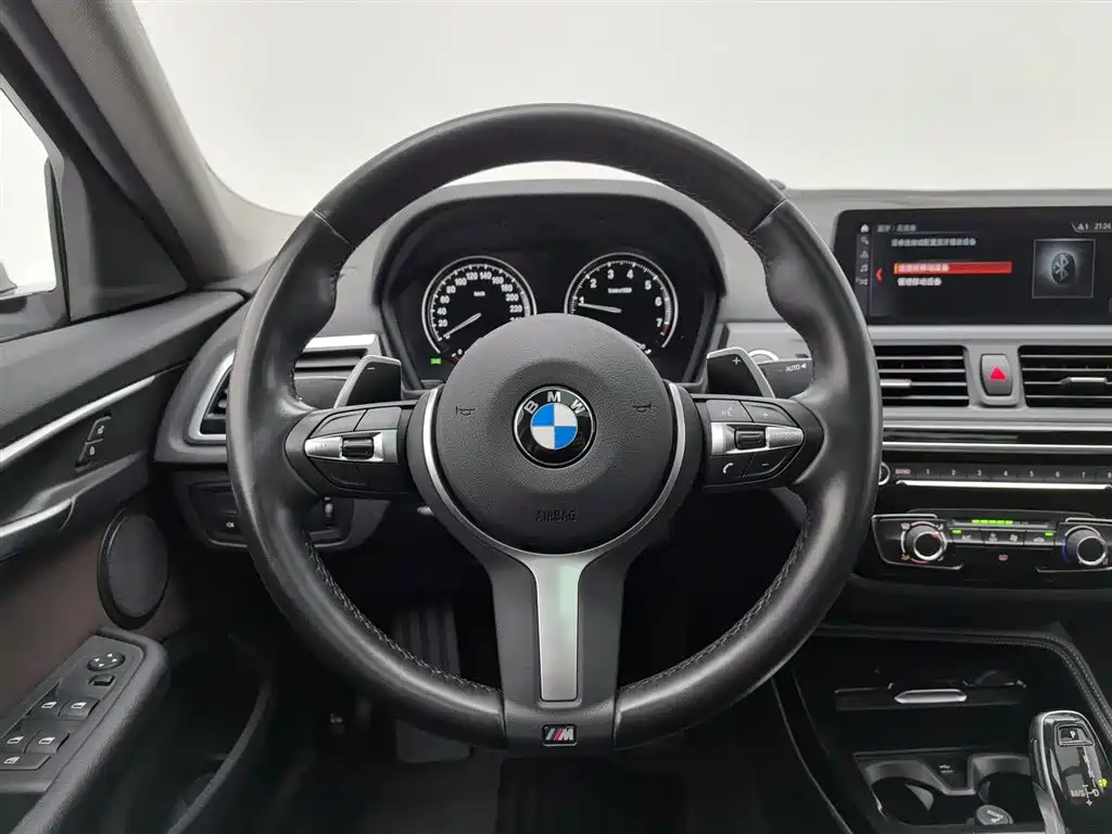 BMW 1 Series 2020 — фото 11