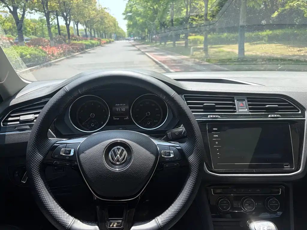 Volkswagen Tiguan L 2020 — фото 9