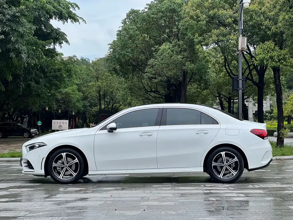 Mercedes-Benz A-Class 2023 — фото 8